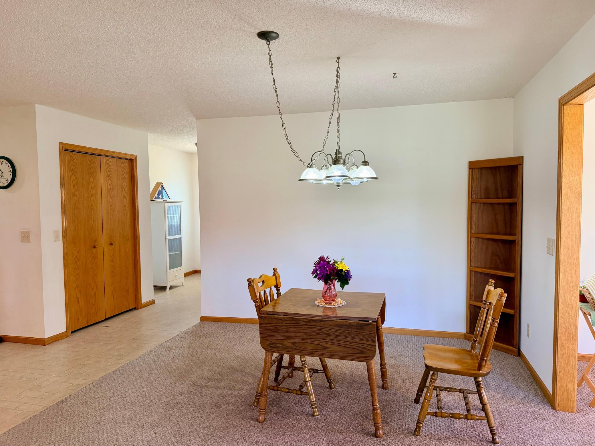 Dining Room/Foyer