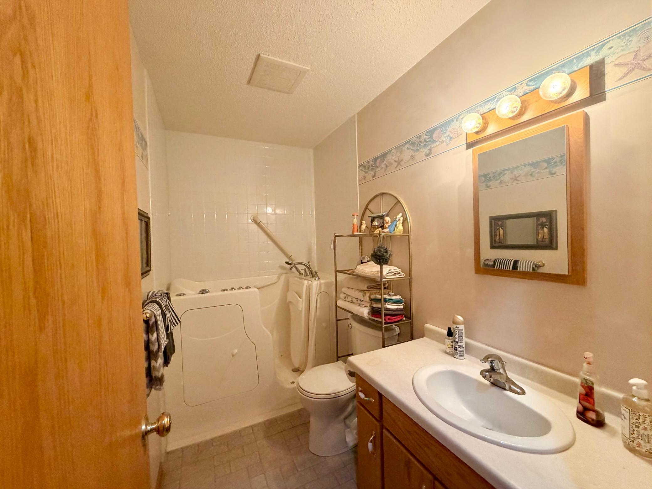Hallway 3/4 Bath