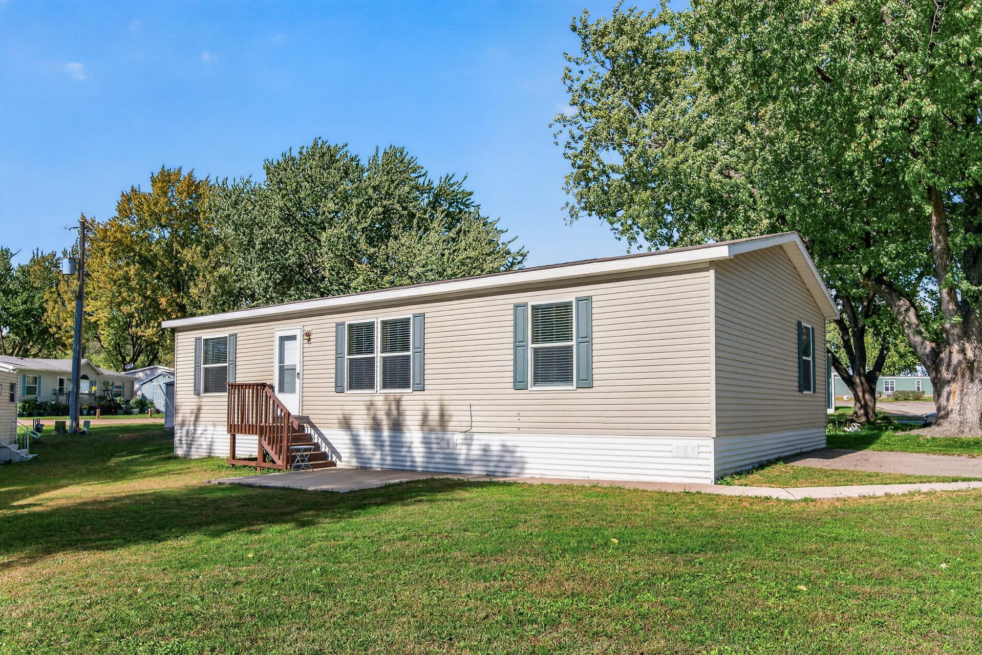 Property photo for 206 Burnsville Circle, Burnsville, MN 55306