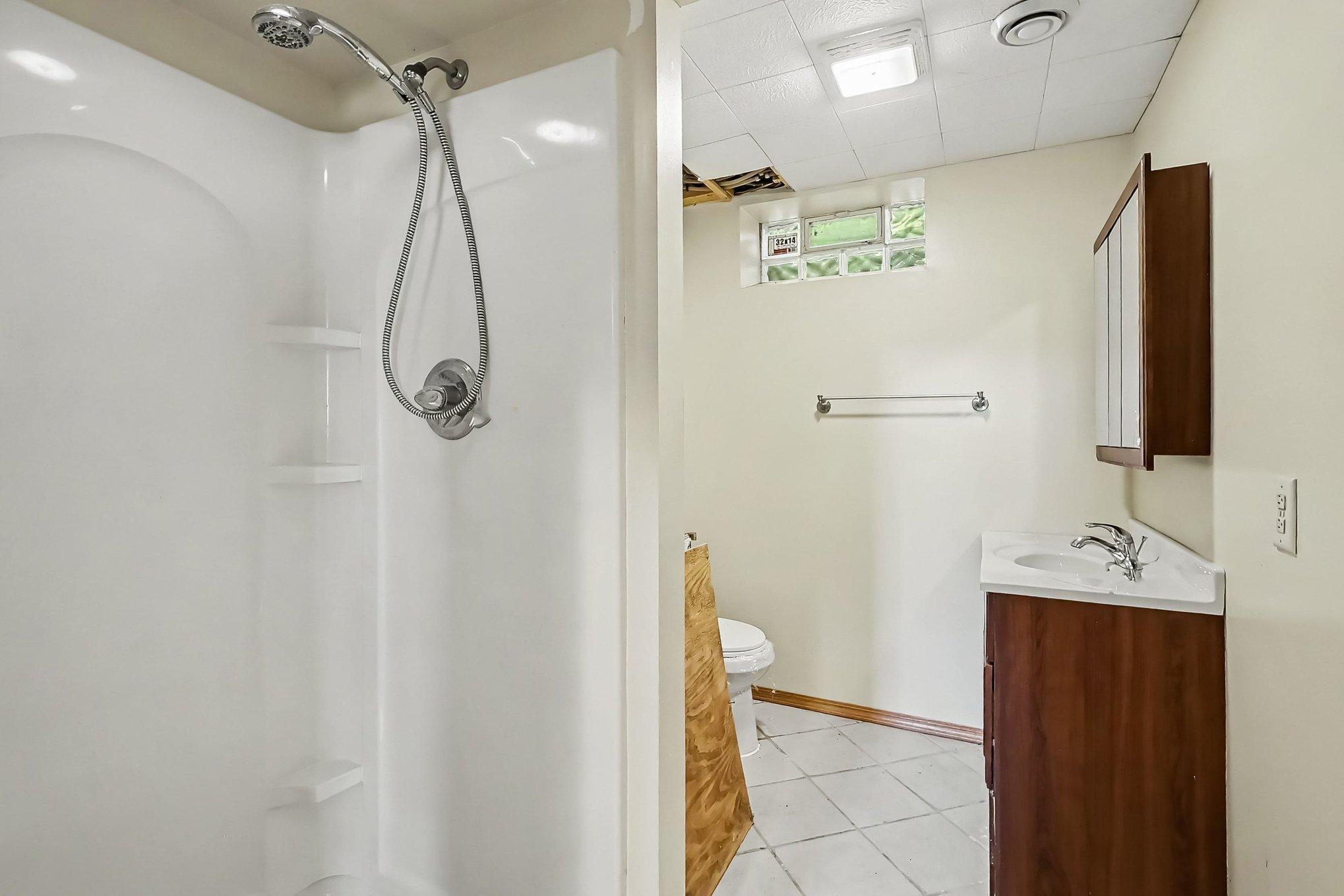 Lower Level 3/4 Bathroom
