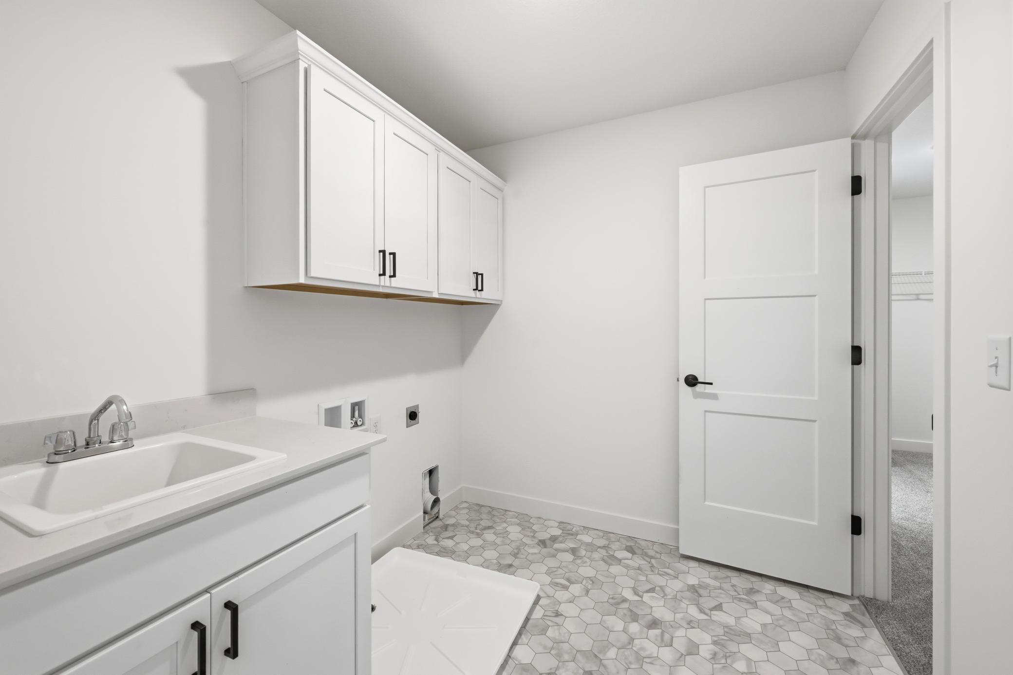 Laundry - The Brookview at 819 Walnut Grove Lane in Oakview Ridge!