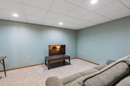 52 Birnamwood Drive, Burnsville, MN 55337