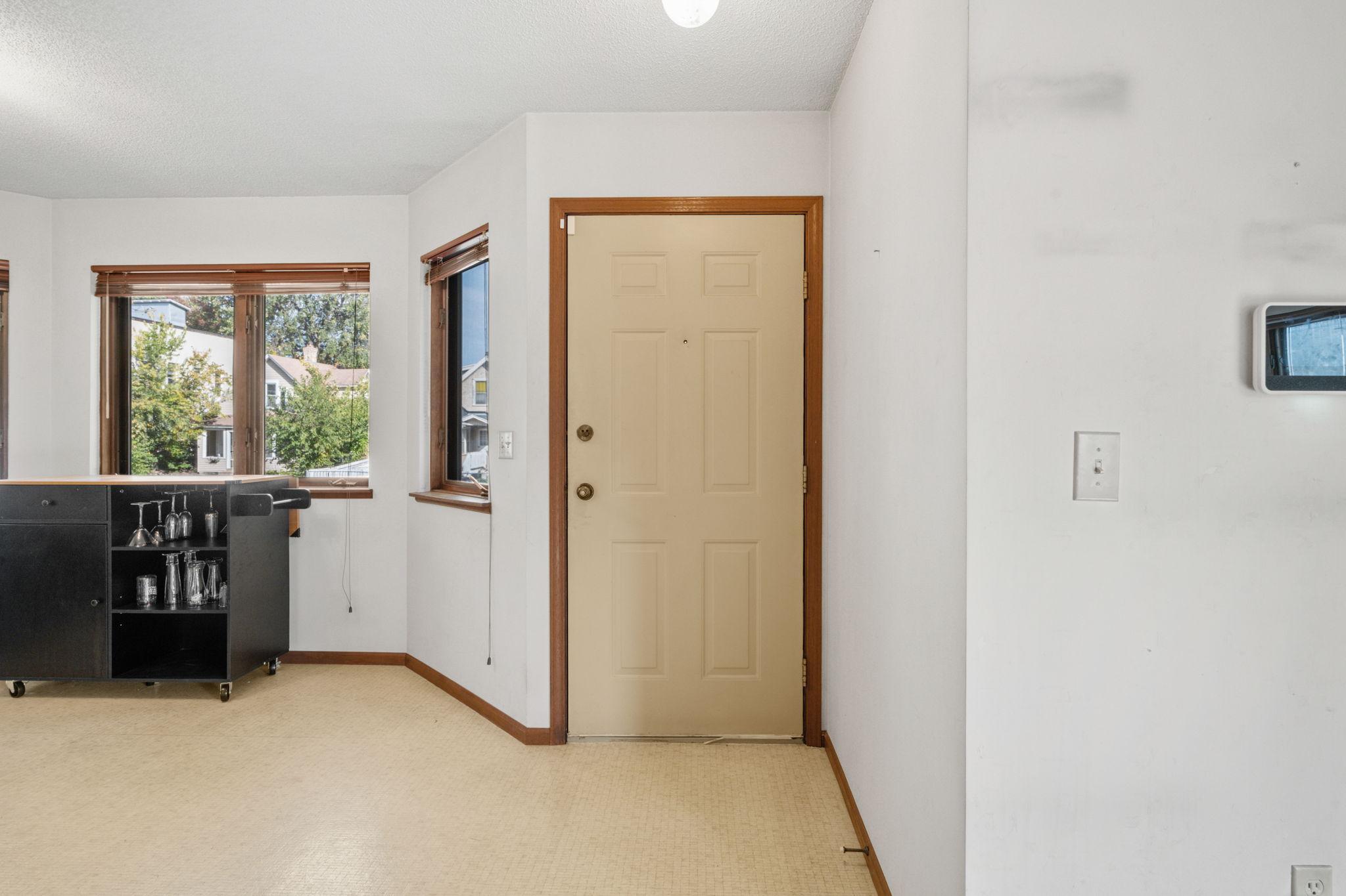 7-web-or-mls-3514 4th Ave S-7.jpg