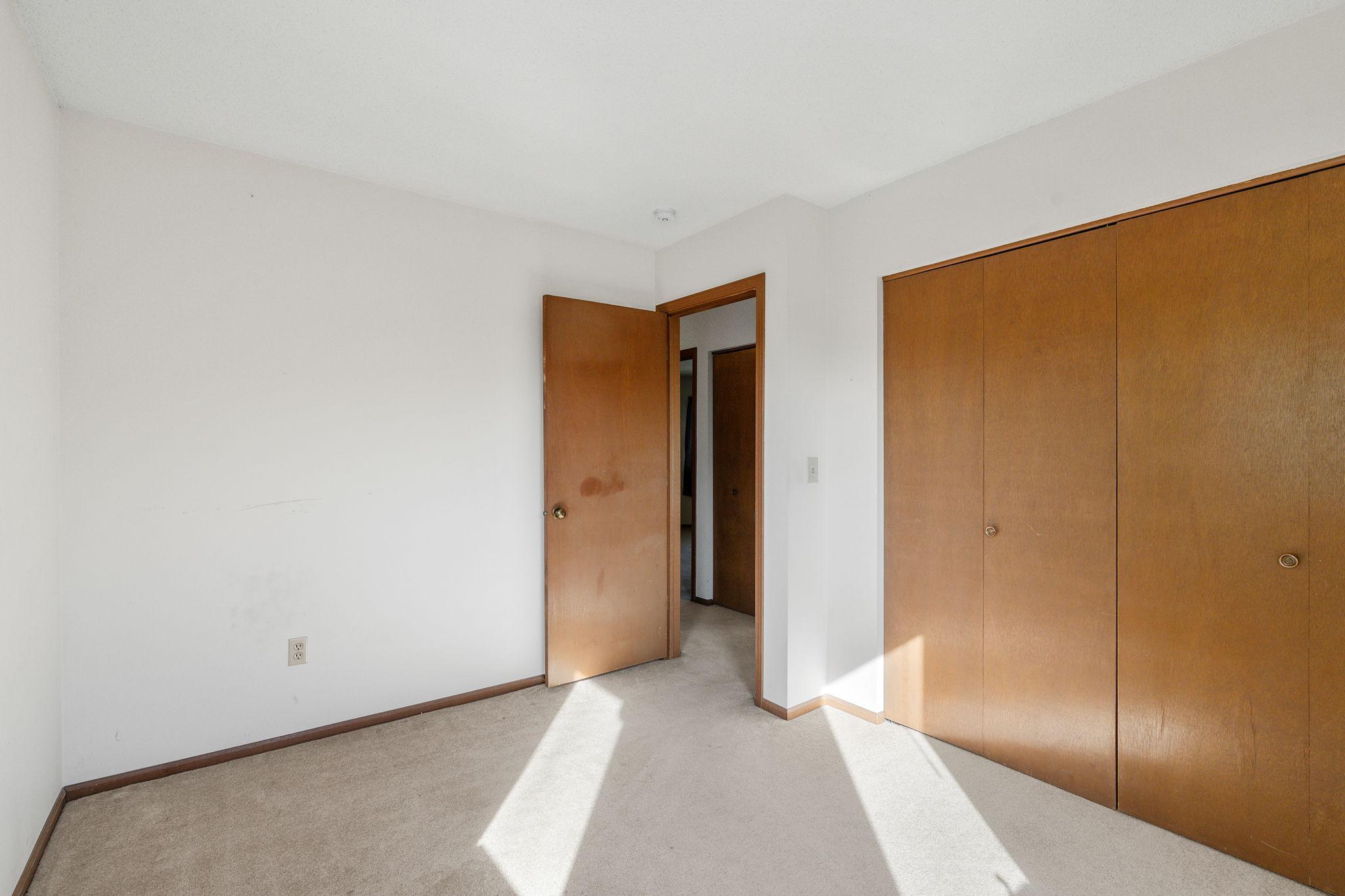 32-web-or-mls-3514 4th Ave S-32.jpg