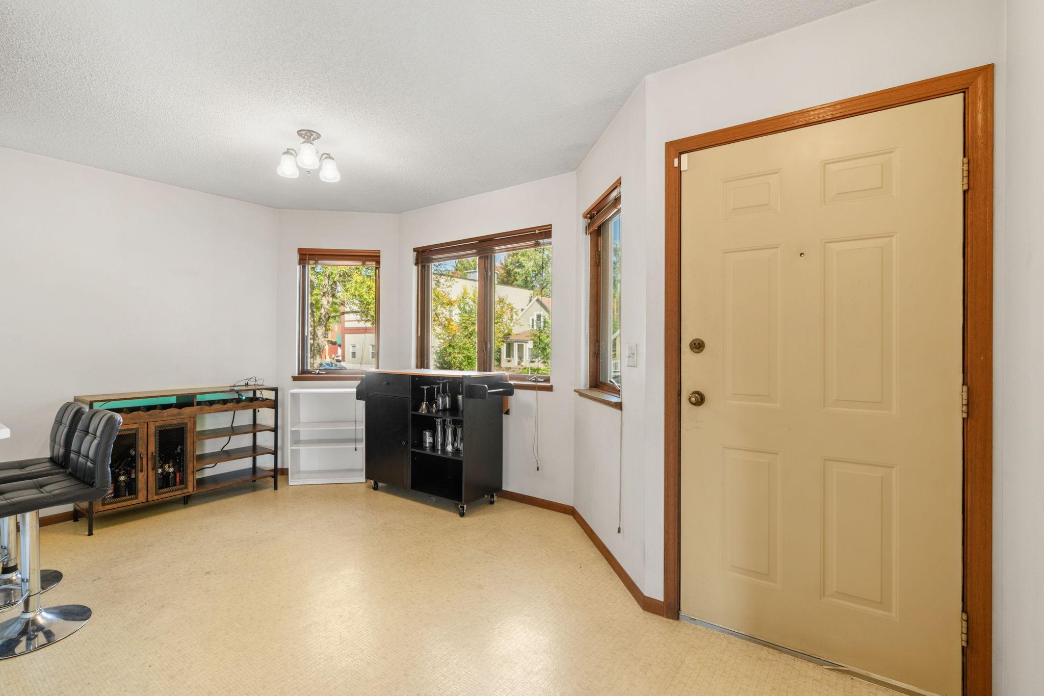 13-web-or-mls-3514 4th Ave S-13.jpg