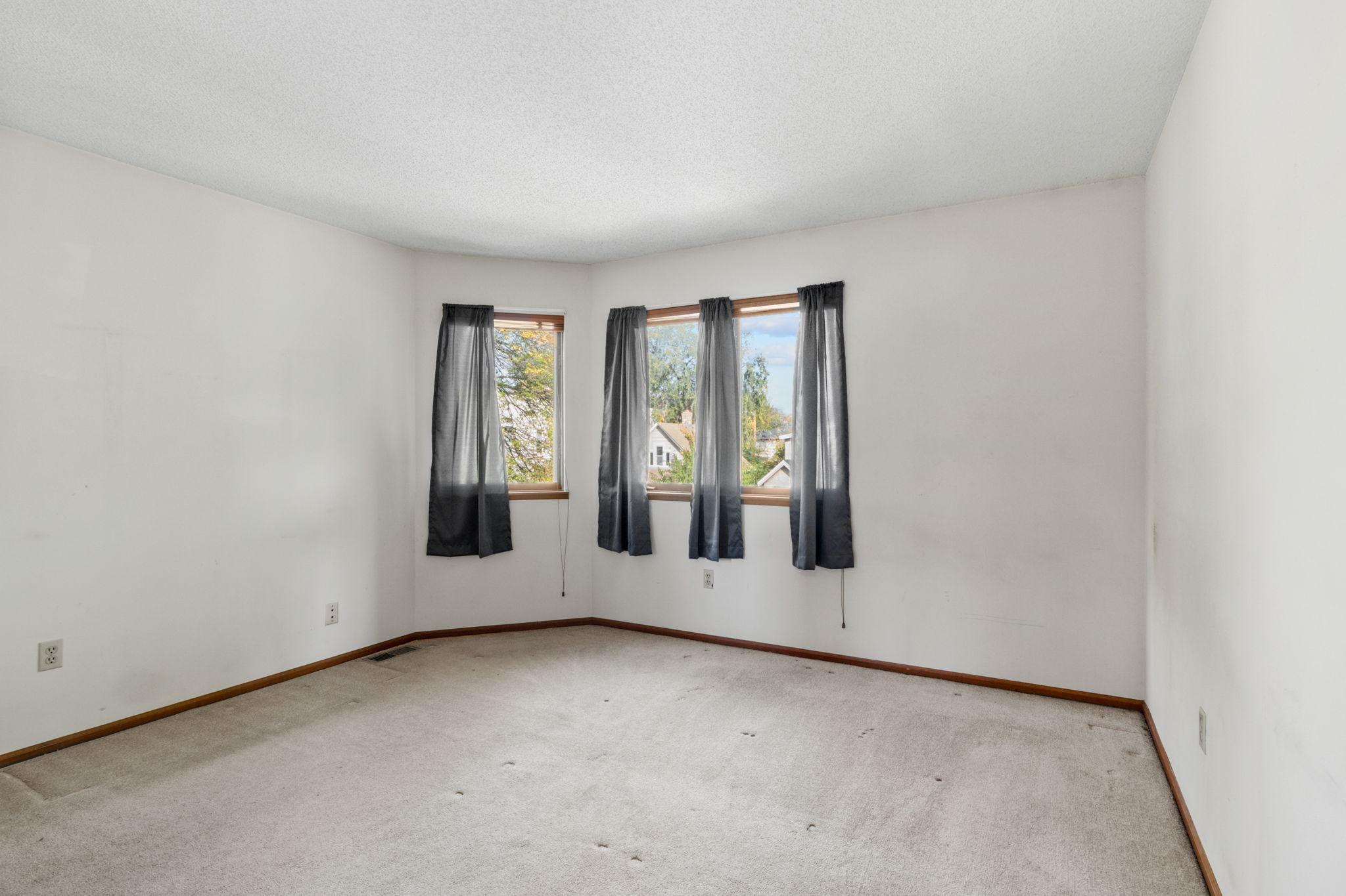 25-web-or-mls-3514 4th Ave S-25.jpg