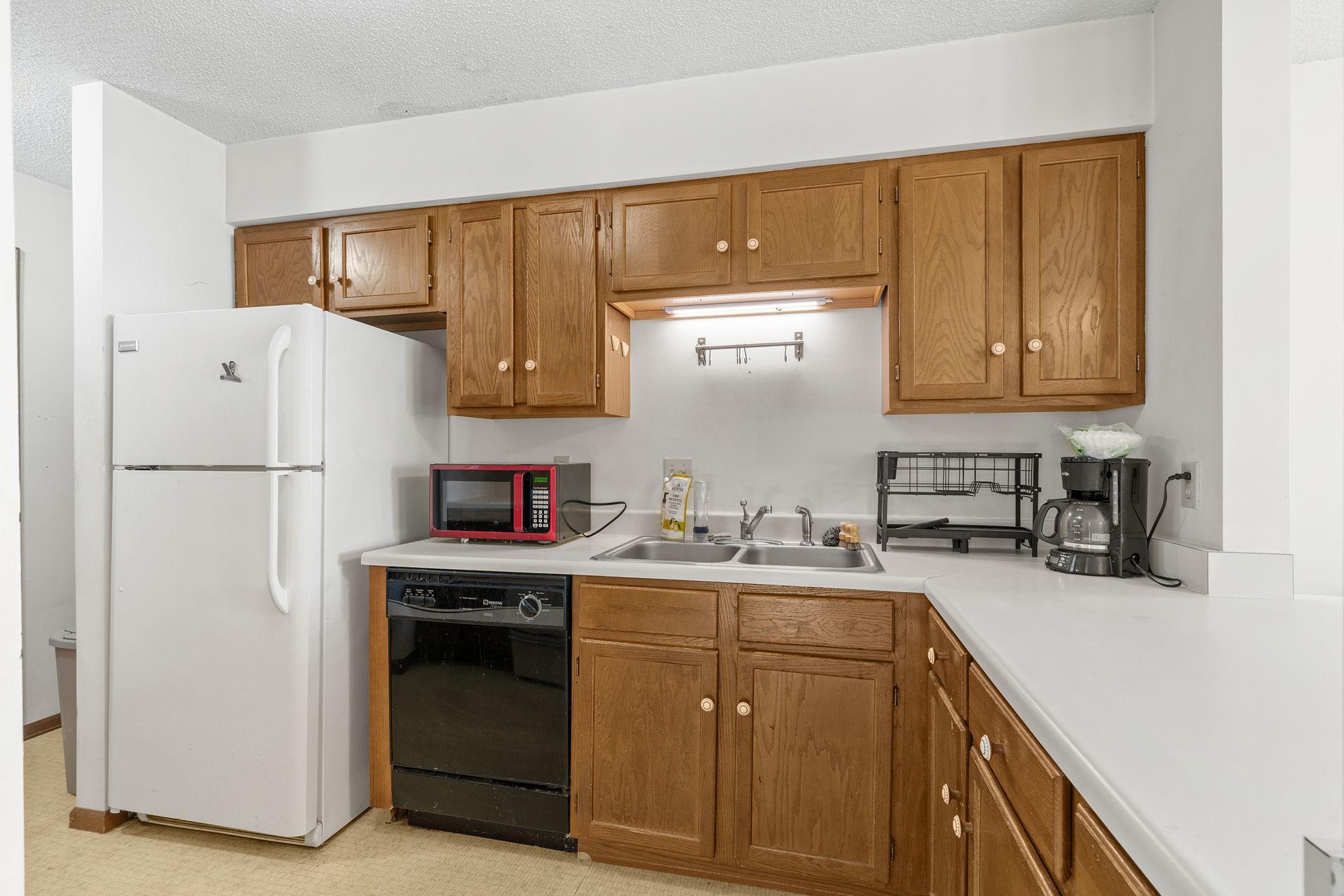 16-web-or-mls-3514 4th Ave S-16.jpg