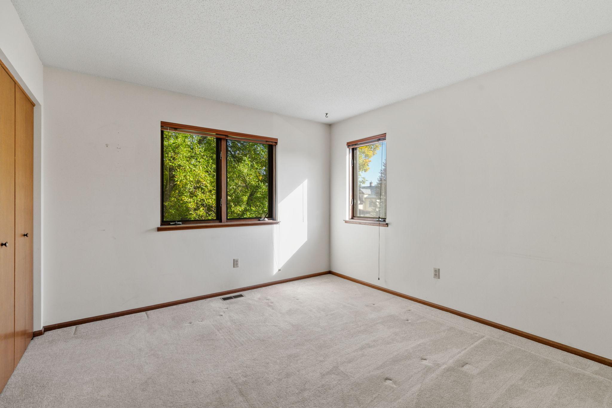 29-web-or-mls-3514 4th Ave S-29.jpg