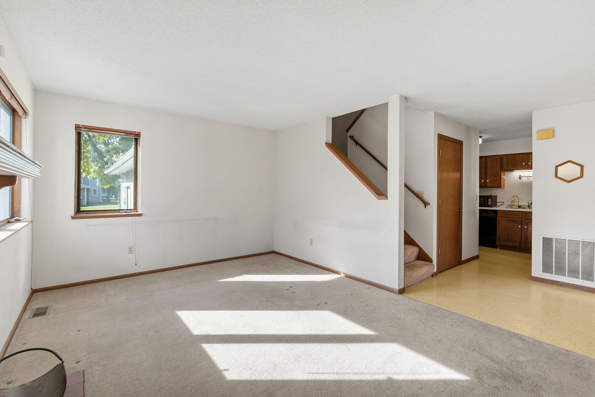 9-web-or-mls-3514 4th Ave S-9.jpg