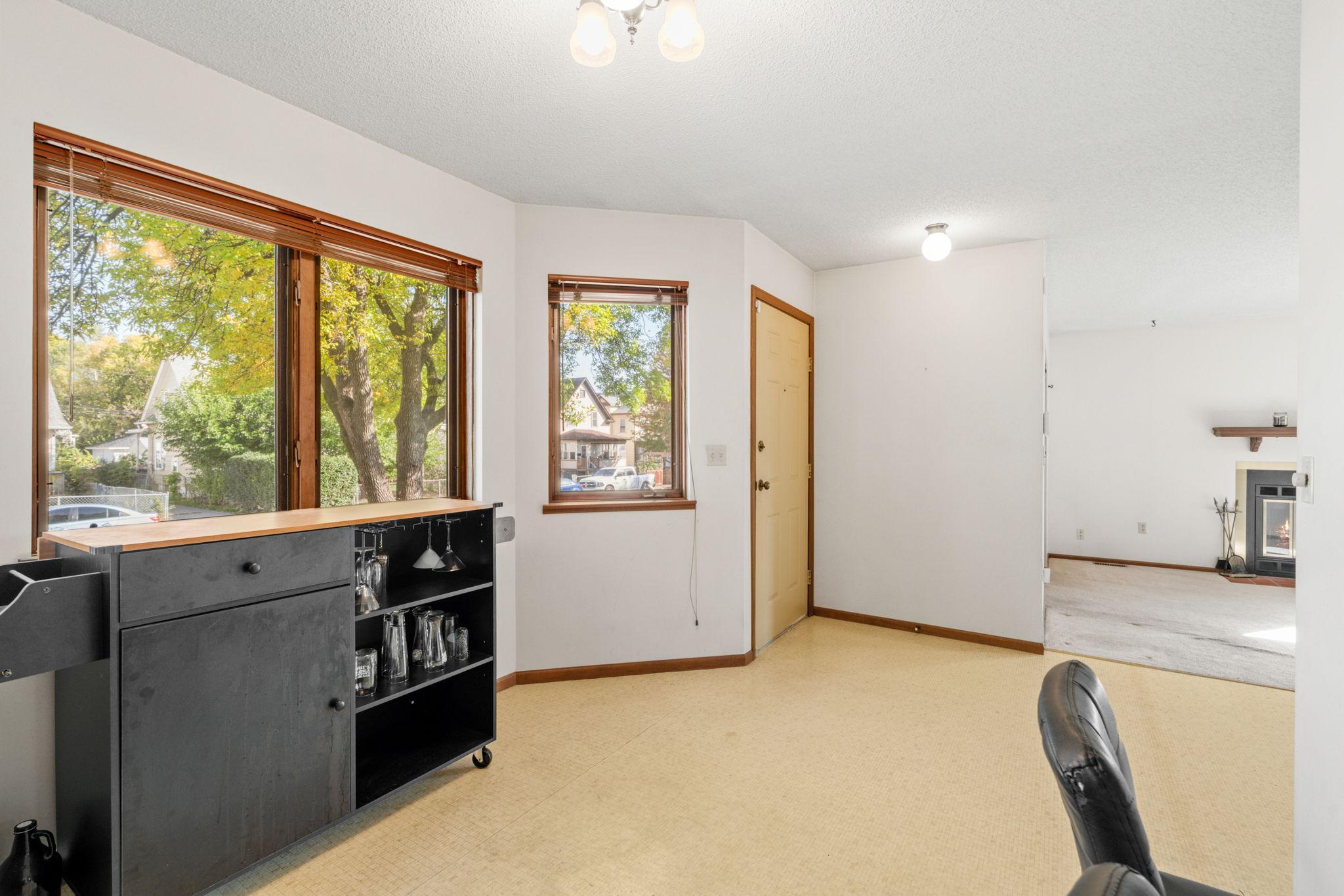 14-web-or-mls-3514 4th Ave S-14.jpg