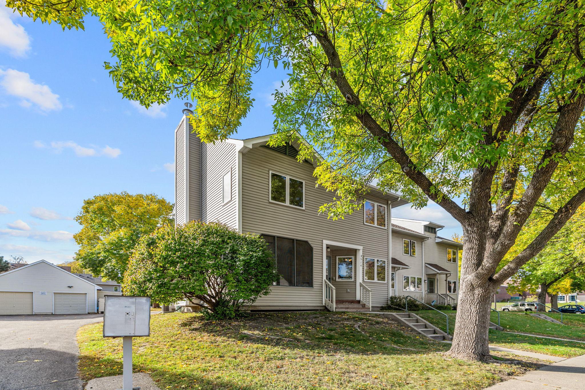 3-web-or-mls-3514 4th Ave S-3.jpg