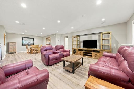 25 Phoebe Lane, North Oaks, MN 55127