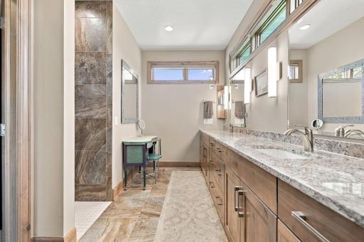25 Phoebe Lane, North Oaks, MN 55127