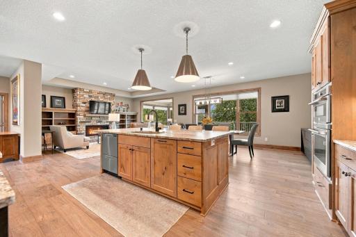 25 Phoebe Lane, North Oaks, MN 55127