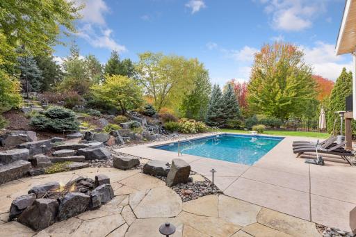 8365 Kelzer Pond Drive, Victoria, MN 55386
