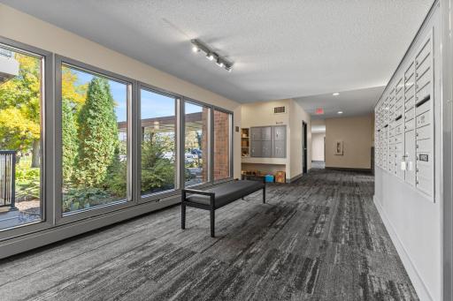 Vivid Spaces_4 Pine Tree Dr 314_023.jpg