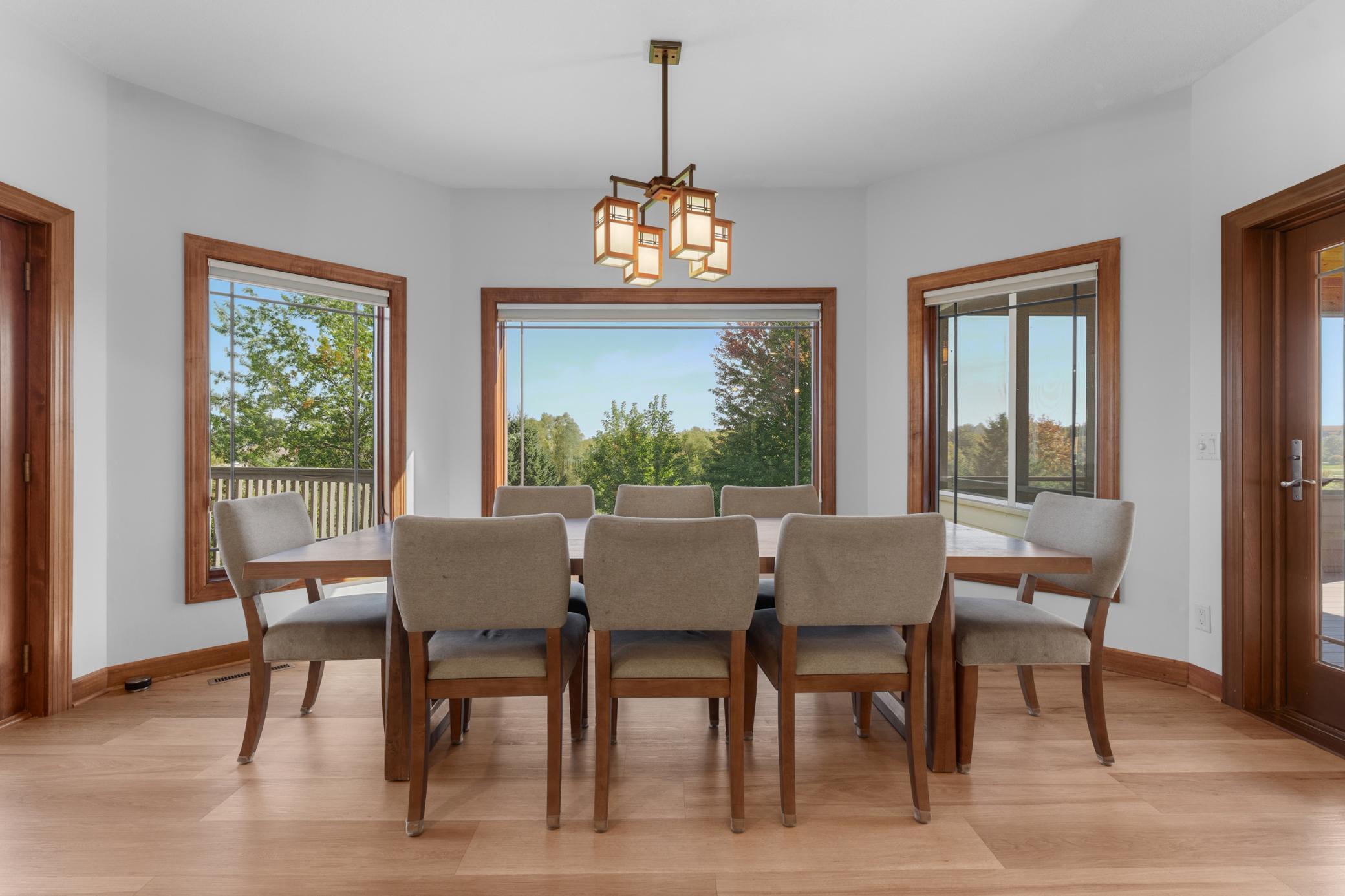 Eat-in Kitchen