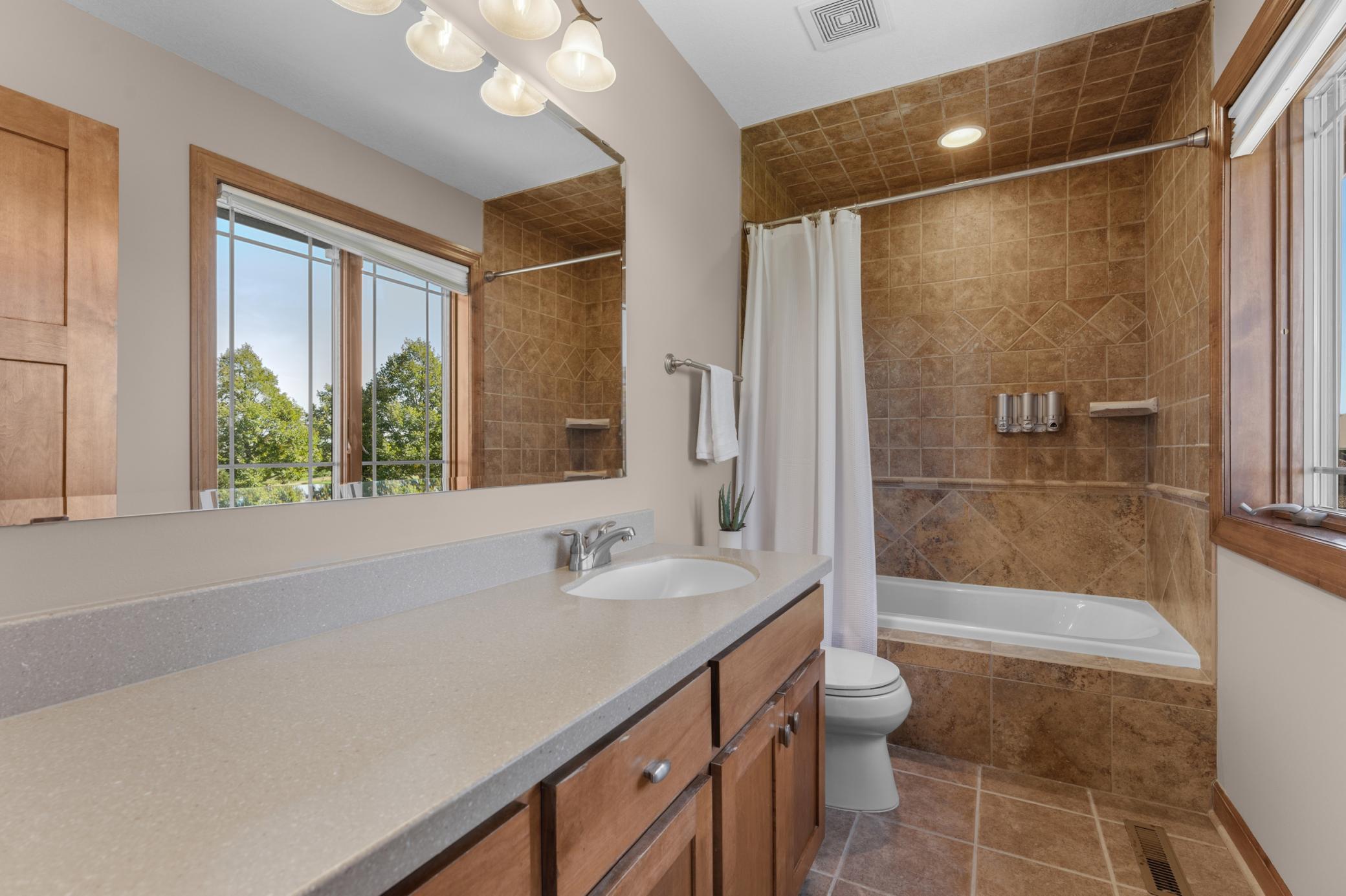 2nd Level En-Suite Full Bath