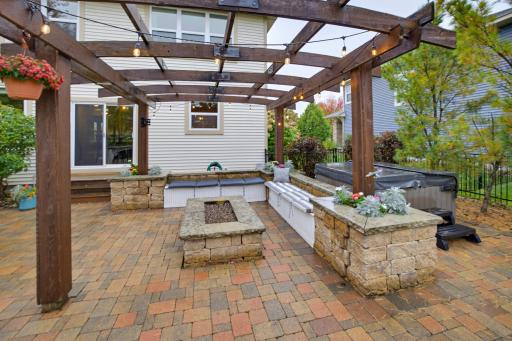3471 Ridgestone Circle, Woodbury, MN 55129