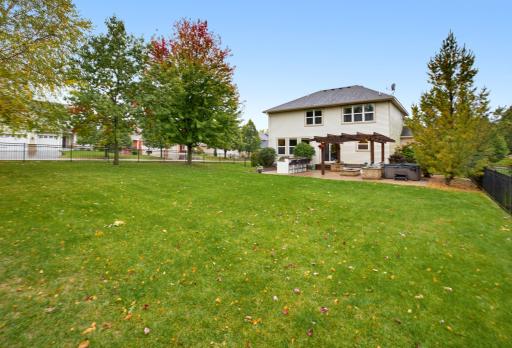 3471 Ridgestone Circle, Woodbury, MN 55129