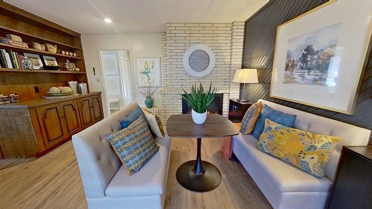 405-E-Marshall-St-Family-Room 1.jpg