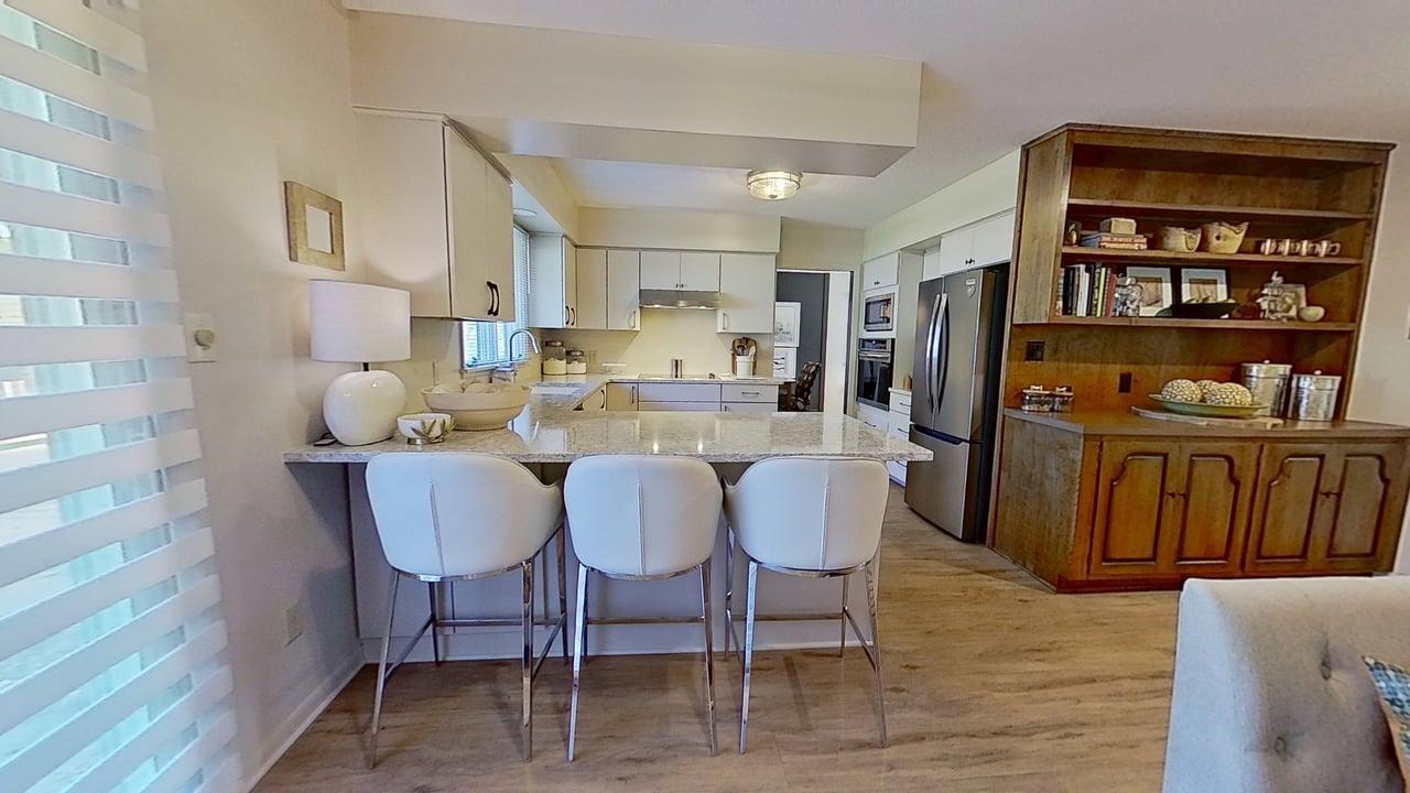 405-E-Marshall-St-Kitchen 4.jpg