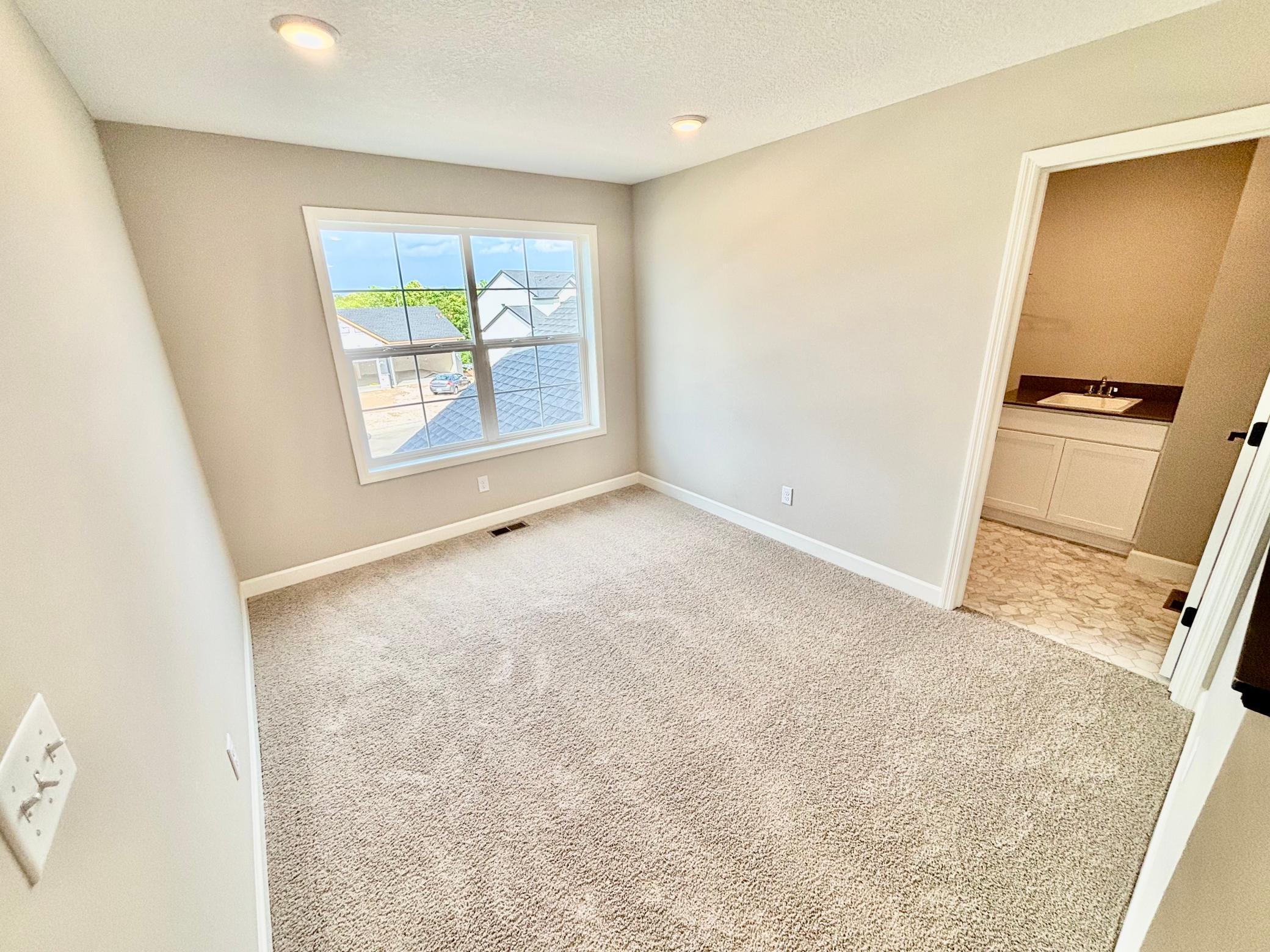 Upper Level Loft - The Summit at 941 Kepler Ave NE in Oakview Ridge!