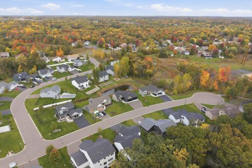 PRIME HILLSIDE ESTATES LOCATION on a dead-end/cul-de-sac lot w/ pond views