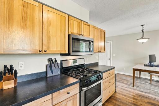 2657 5th Street E, Maplewood, MN 55119