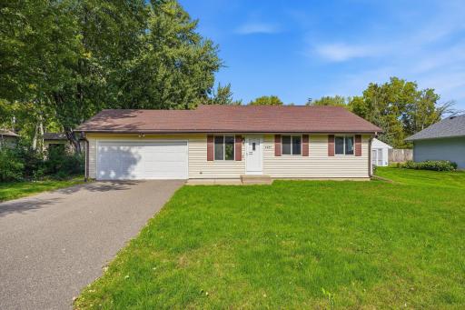 2657 5th Street E, Maplewood, MN 55119