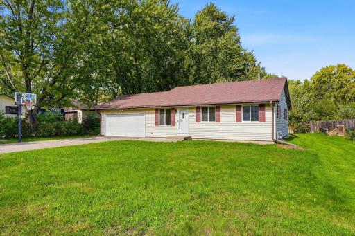 2657 5th Street E, Maplewood, MN 55119