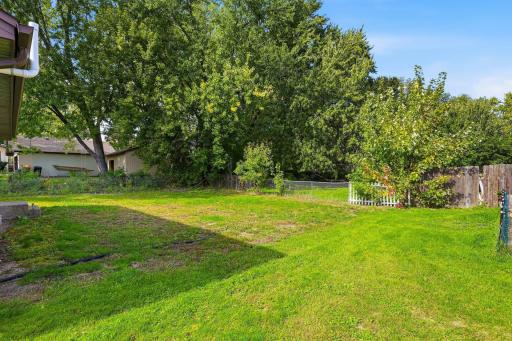 2657 5th Street E, Maplewood, MN 55119
