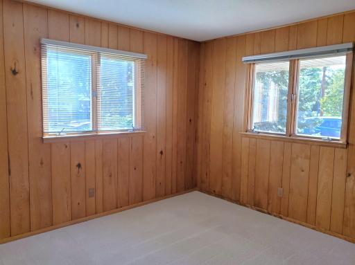 617 2nd Street NE, Osseo, MN 55369