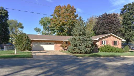 617 2nd Street NE, Osseo, MN 55369