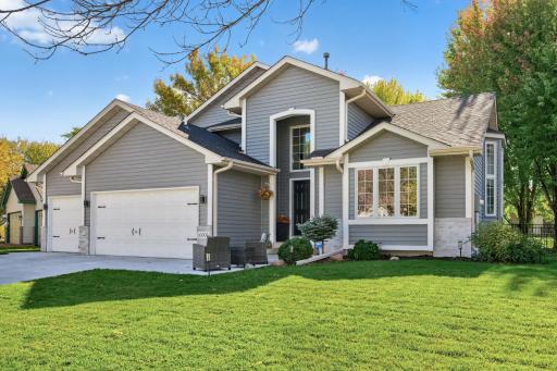 10007 Hidden Oaks Lane N, Champlin, MN 55316
