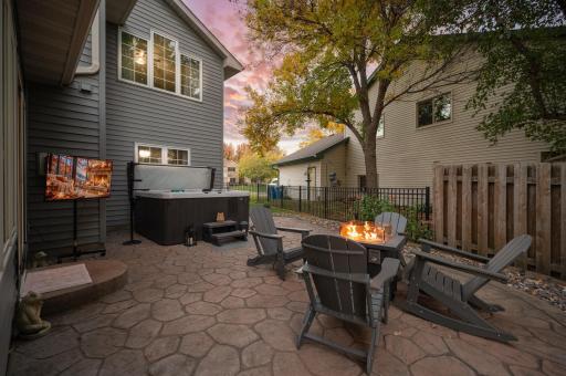 10007 Hidden Oaks Lane N, Champlin, MN 55316