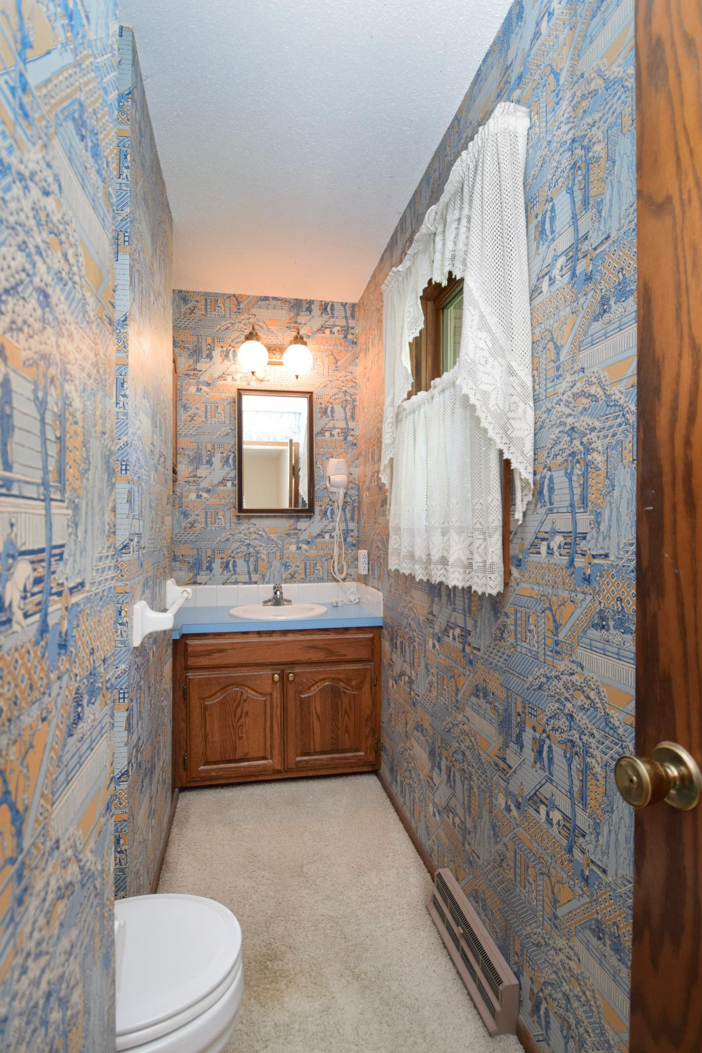 Primary 1/2 Bath