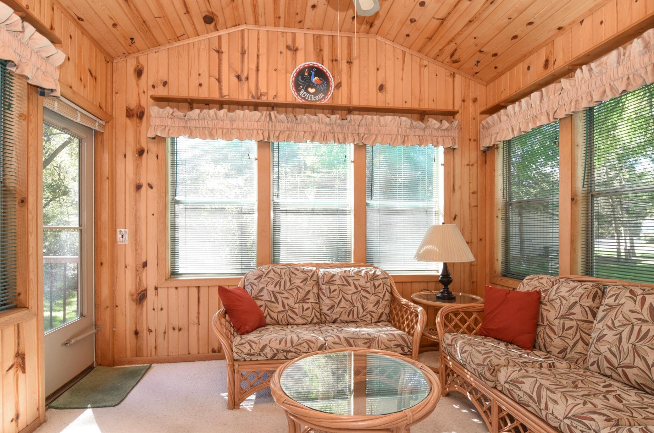 Sun Room/3-Season Porch