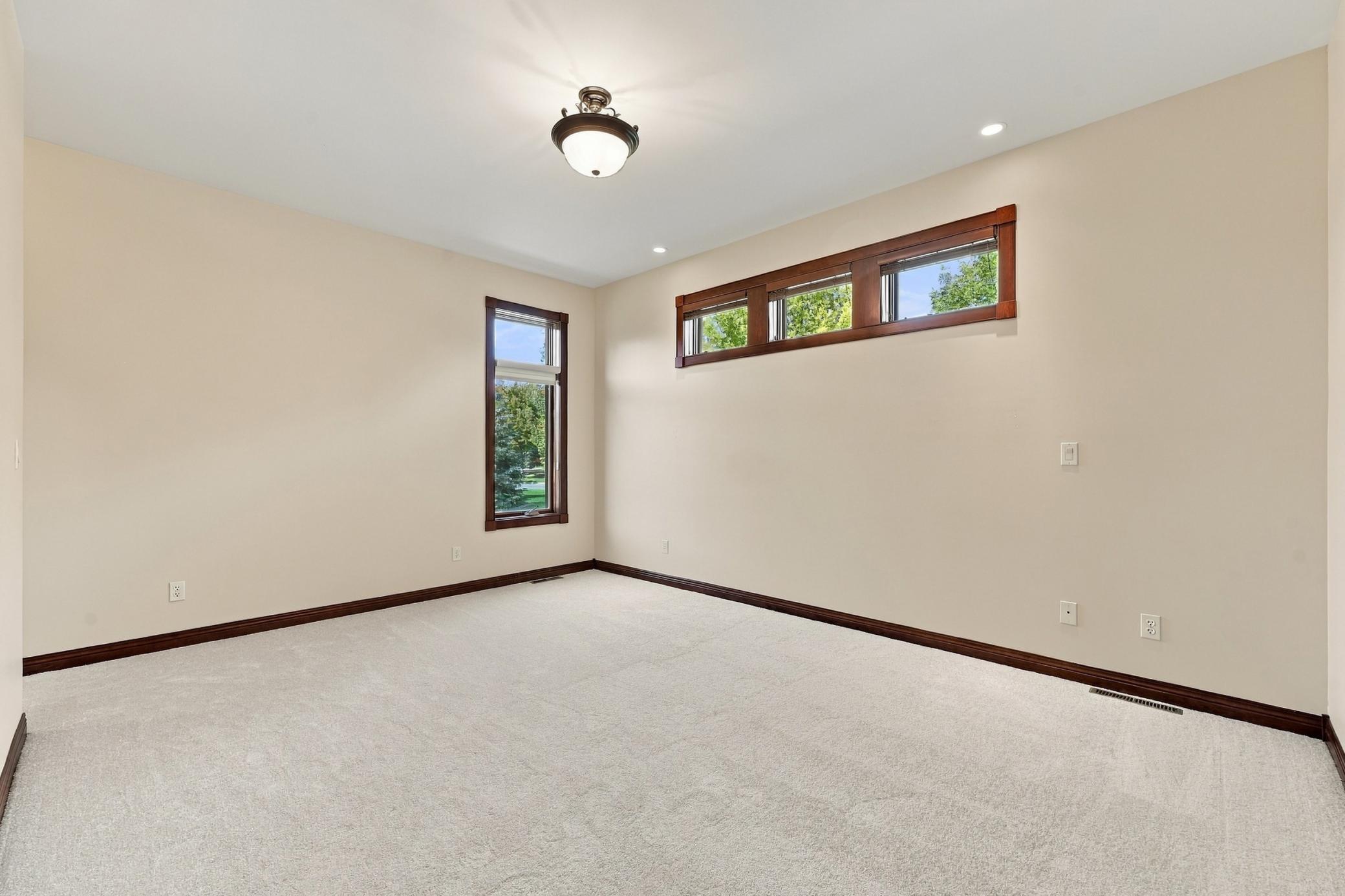 Spacous primary bedroom with great light and privacy