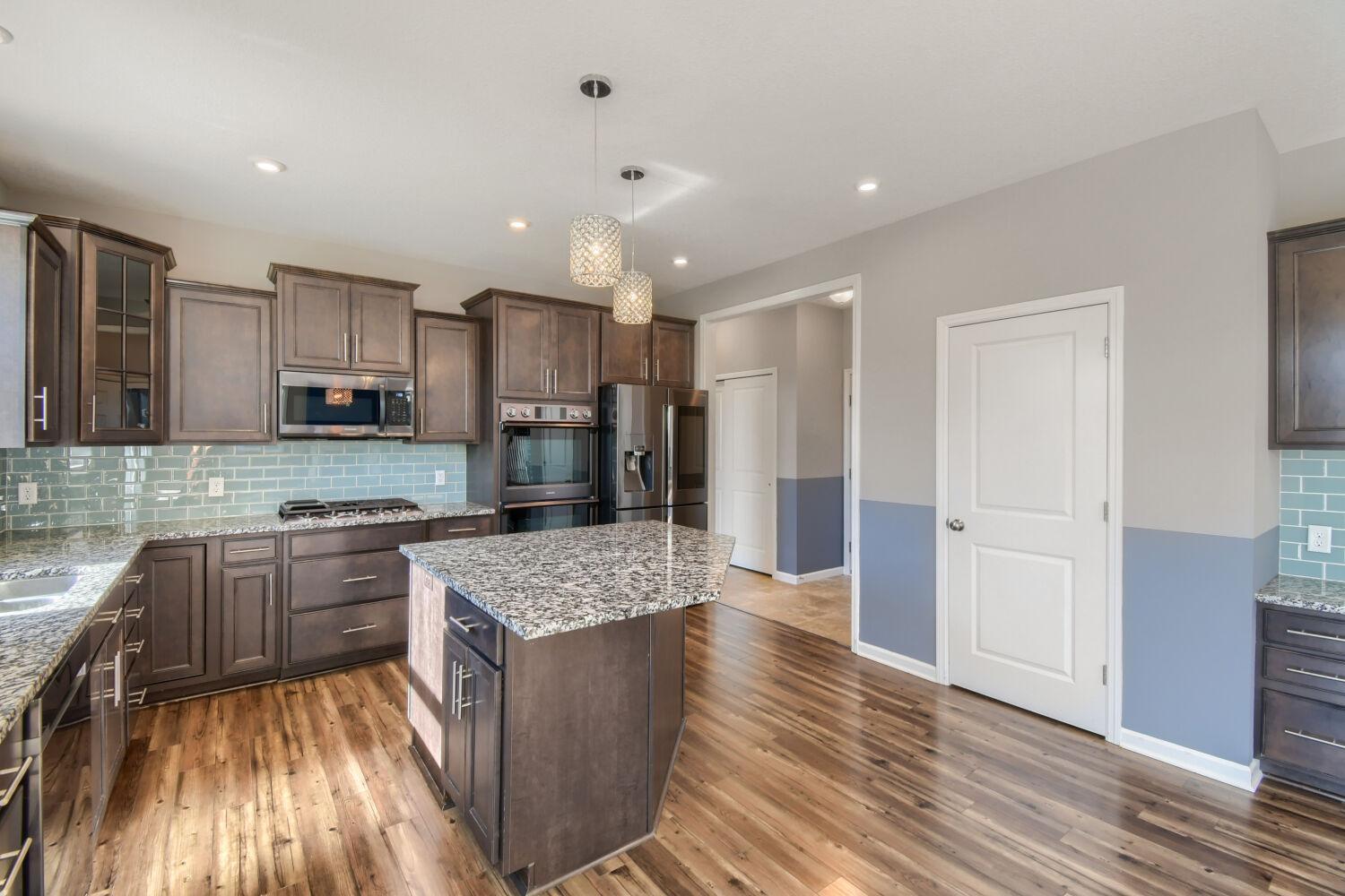3406 129th Ave NE - Web Quality - 011 - 11 Kitchen.jpg