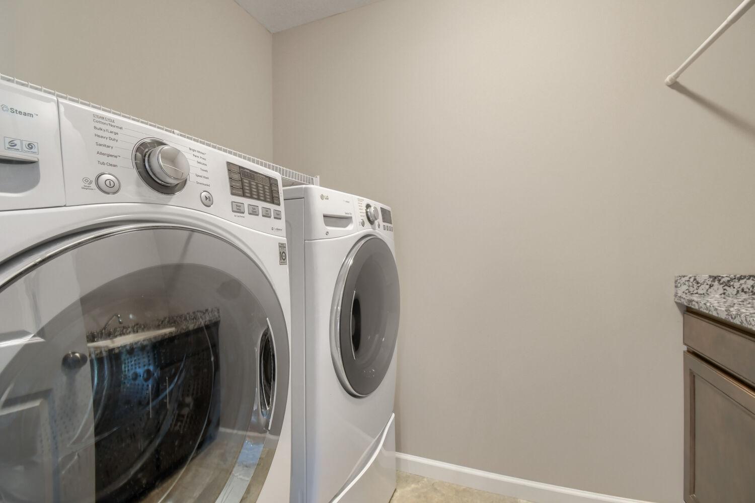 3406 129th Ave NE - Web Quality - 031 - 31 Laundry Room.jpg
