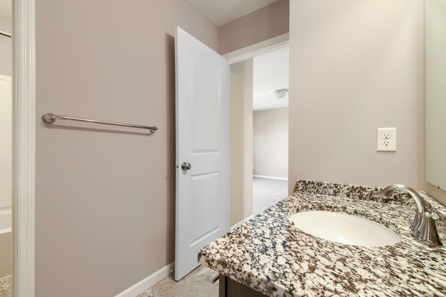 3406 129th Ave NE - Web Quality - 030 - 30 Bathroom.jpg