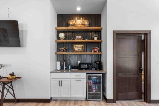 3325 E Oak Ridge Pond Way E, West Fargo, ND 58078
