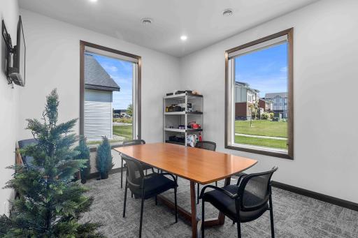 3325 E Oak Ridge Pond Way E, West Fargo, ND 58078