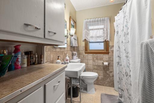 320 Broadway Avenue W, Little Falls, MN 56345