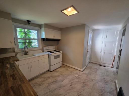 938 17th Avenue SE, Minneapolis, MN 55414