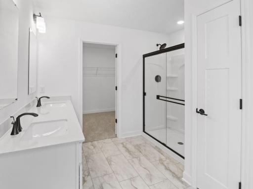 8621 Periwinkle Boulevard, Woodbury, MN 55129