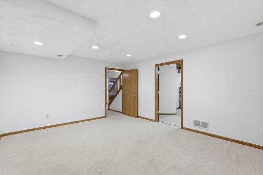 5758 Willow Lane N, Shoreview, MN 55126
