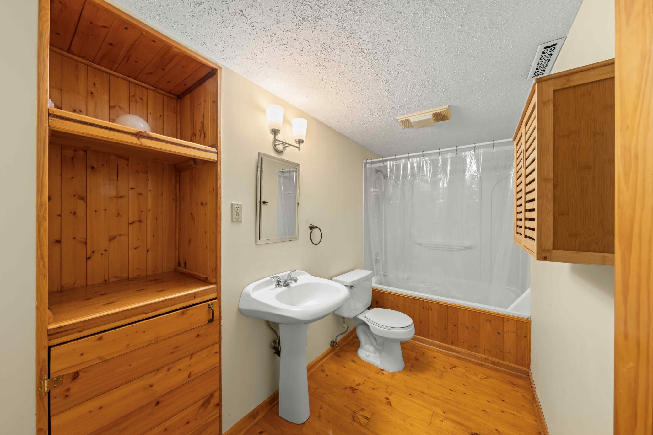 lower full bathroom.jpg
