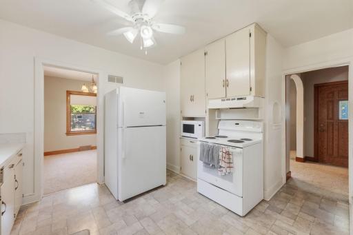 402 Emerson Avenue N, Raymond, MN 56282